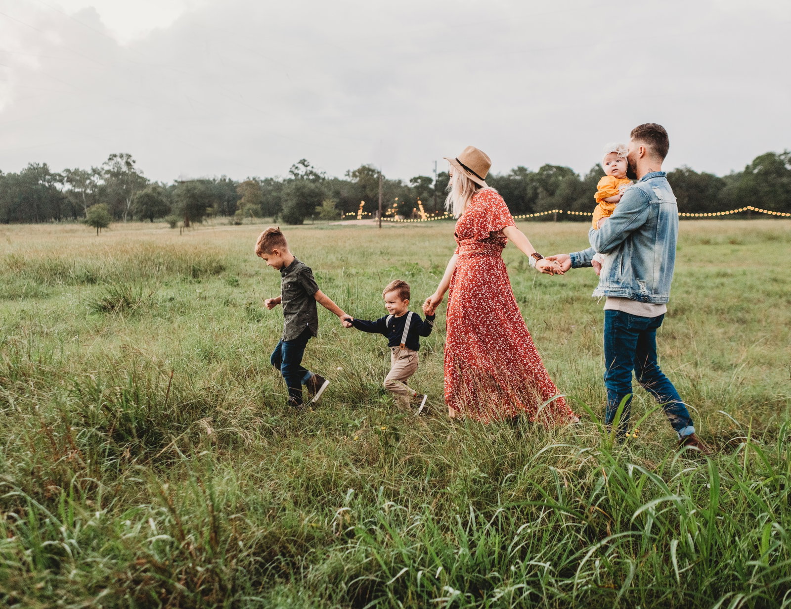 Flugreise mit der Familie: Einfache Tipps zum Geld sparen