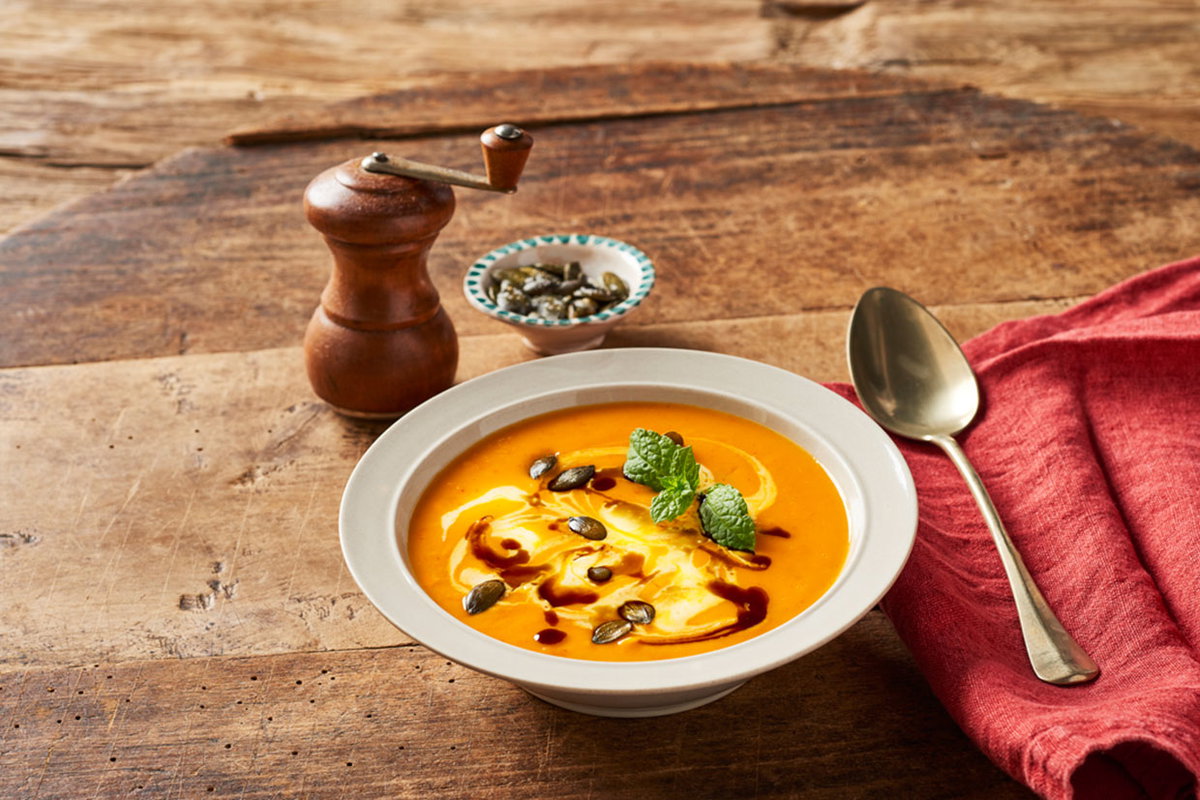 Rezept würzige Kürbissuppe mit Emmentaler-Käsecreme 