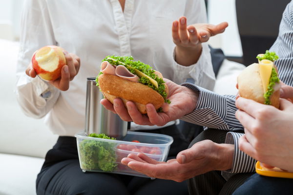 Vegan im Job: So klappt die pflanzliche Ernährung im Beruf