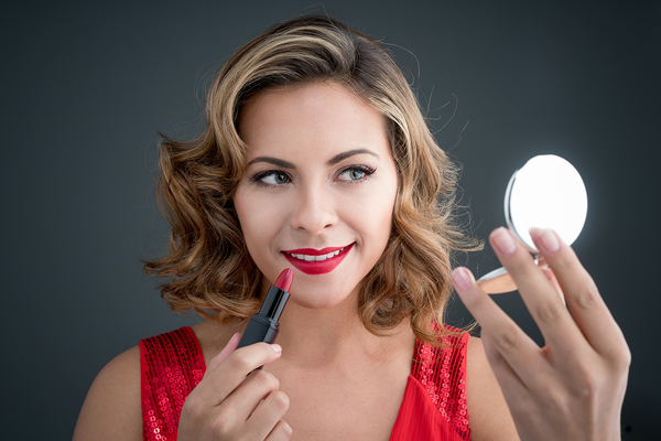 Make-up-Tutorial: So hält der Lippenstift den ganzen Abend