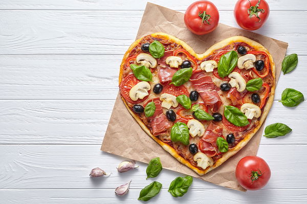 Schneller Pizzateig: Grundrezept mit Hefe