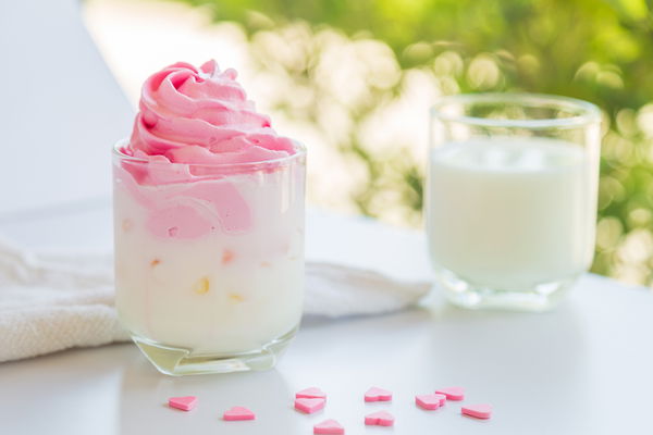 Whipped Strawberry Milk: So bereiten Sie den Foodtrend daheim zu