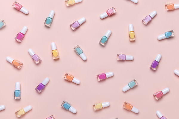 Nagellacke aus der Drogerie: Das sind die besten unter 15 Euro
