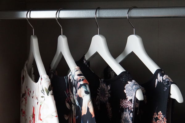 Monochromer Look – Stylingtipps für Frauen ab 40